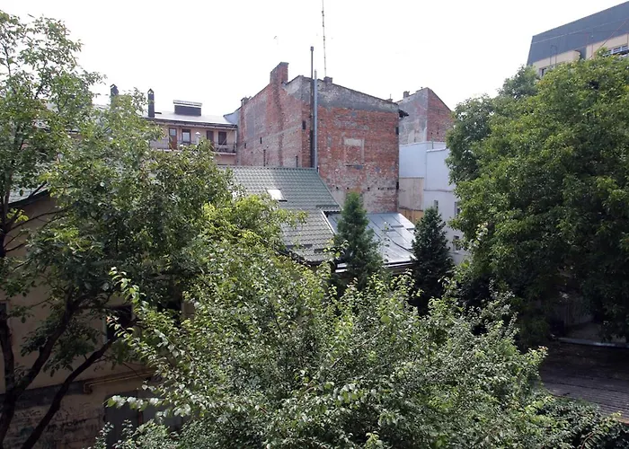 Buk On Doroshenka 29 *